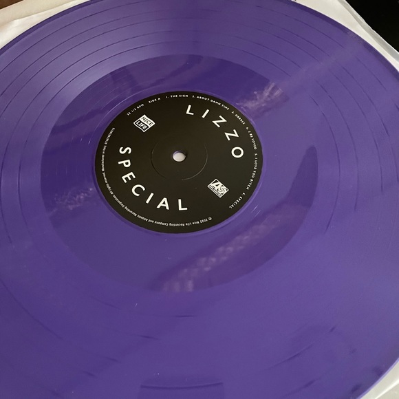 Lizzo “special” indie exclusive grape vinyl never been played shrink wrap on - Picture 4 of 5